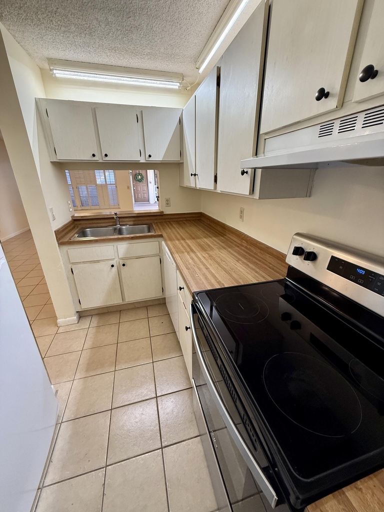 3764 N University Drive - Photo 4