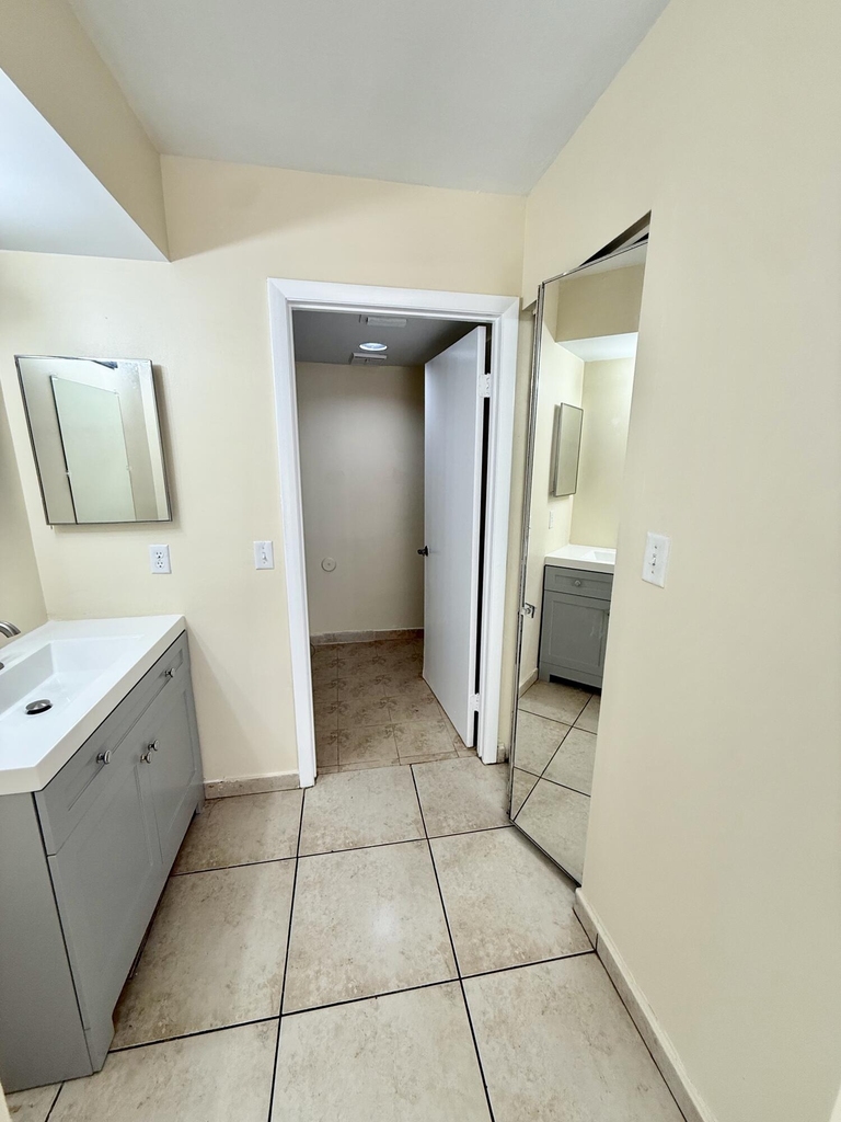 968 Coral Club Drive - Photo 9