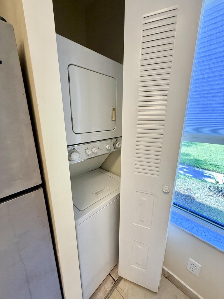 968 Coral Club Drive - Photo 2