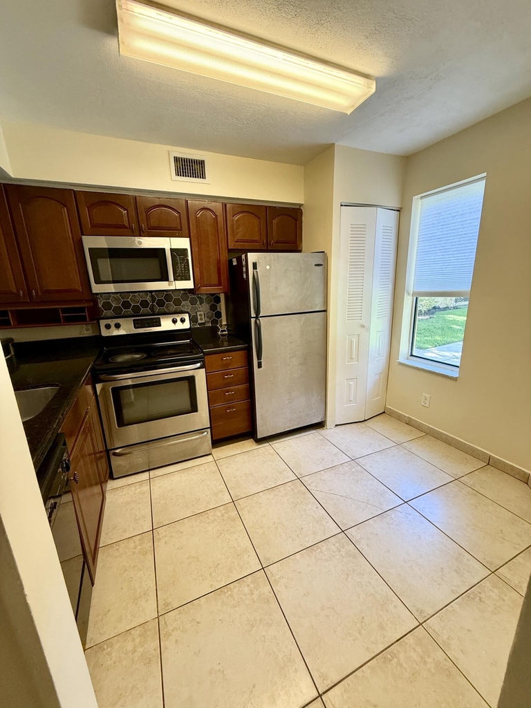 968 Coral Club Drive - Photo 0