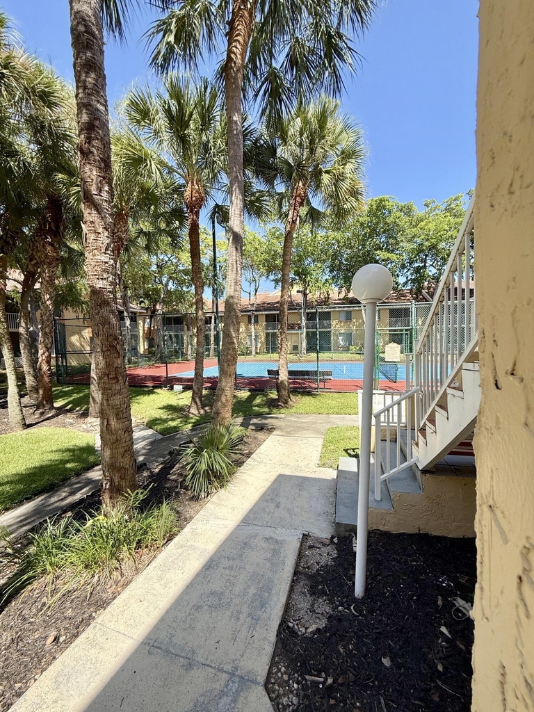 968 Coral Club Drive - Photo 13