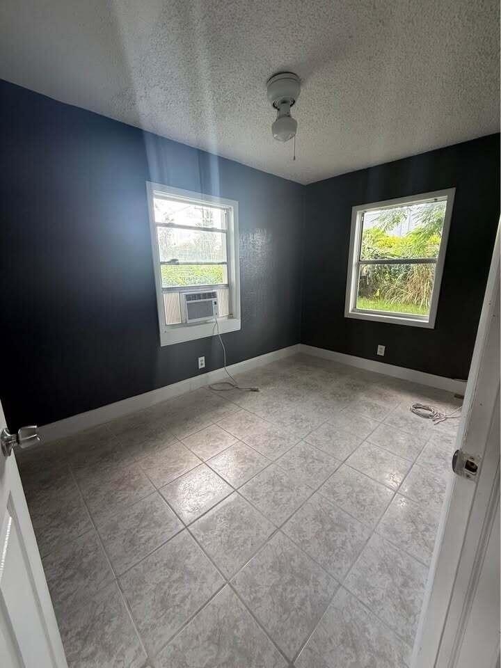 2960 Chickamauga Avenue - Photo 3