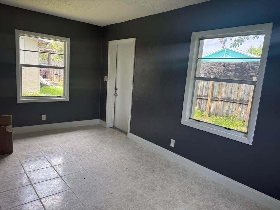 2960 Chickamauga Avenue - Photo 8