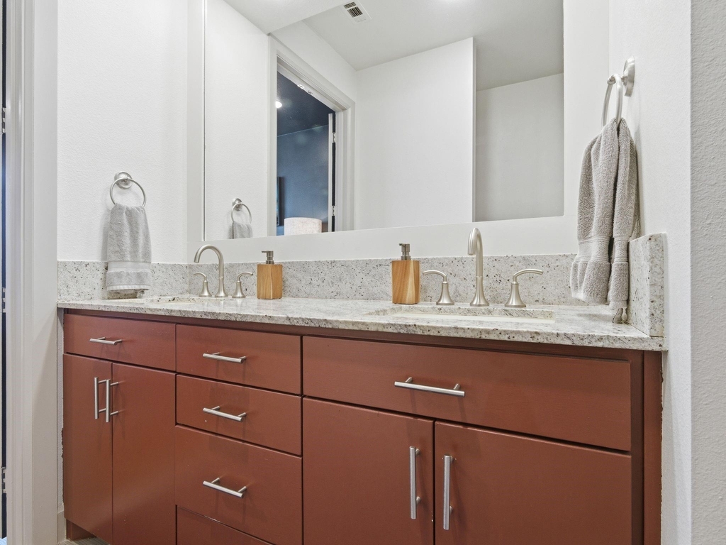 7333 Valley View Lane - Photo 16