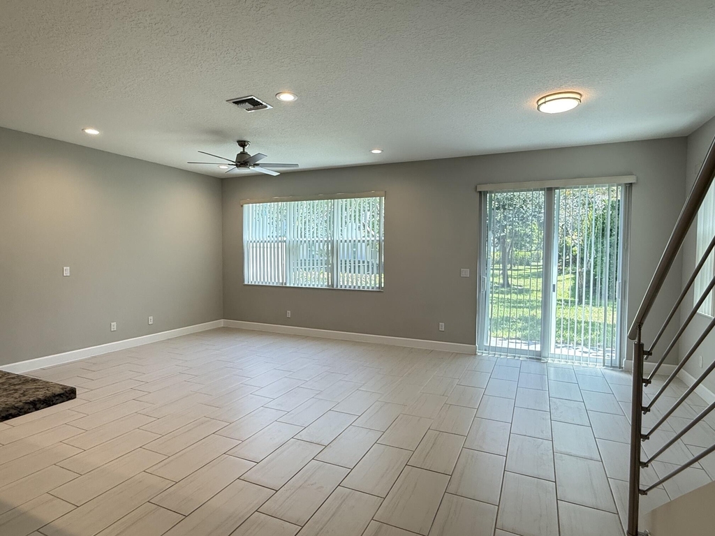 9028 Kingsmoor Way - Photo 7