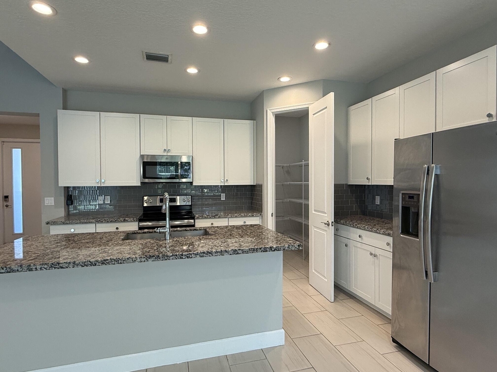 9028 Kingsmoor Way - Photo 3