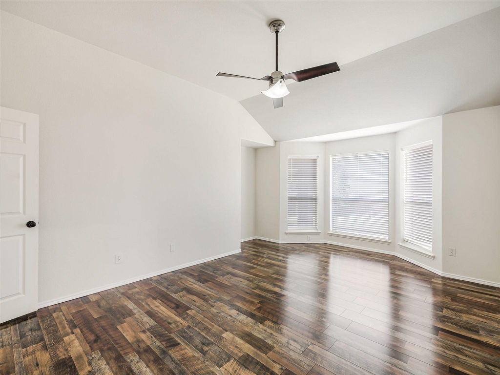 414 Dartmoor Drive - Photo 14