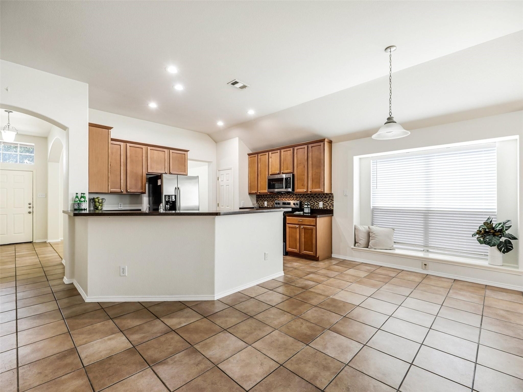 414 Dartmoor Drive - Photo 9