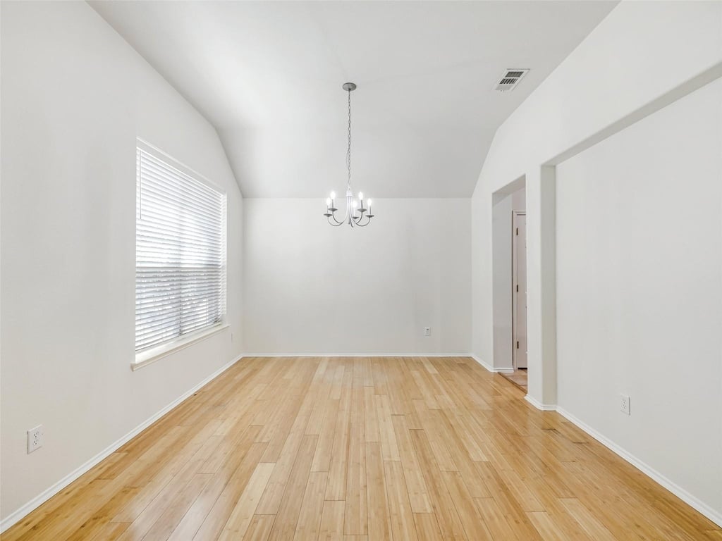 414 Dartmoor Drive - Photo 2