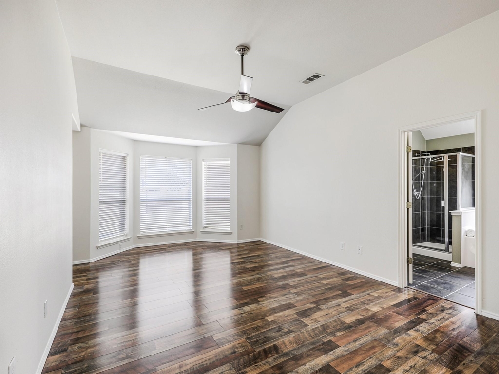 414 Dartmoor Drive - Photo 15