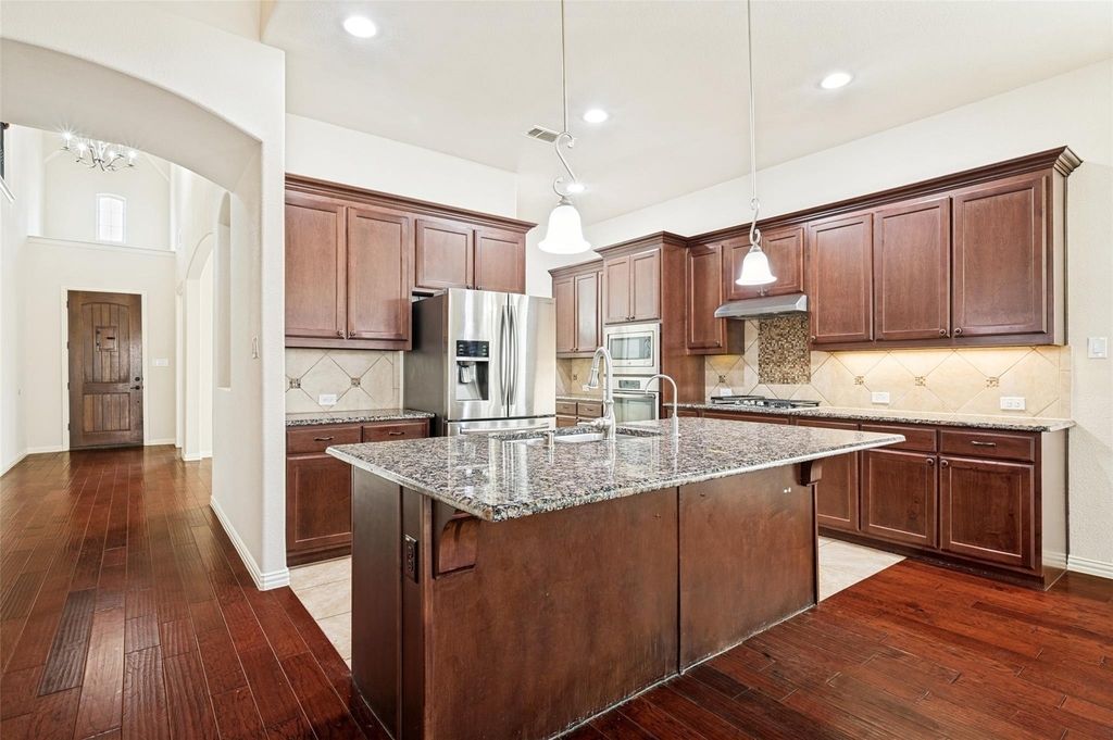 10809 Grecian Drive - Photo 4