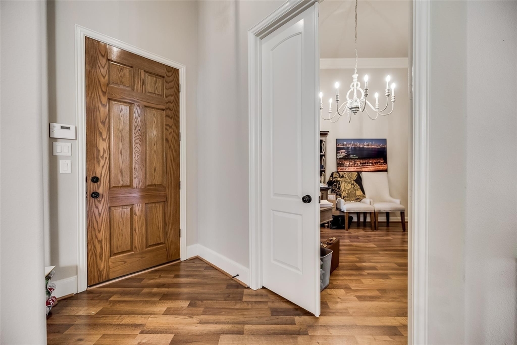 945 Pheasant Drive - Photo 2