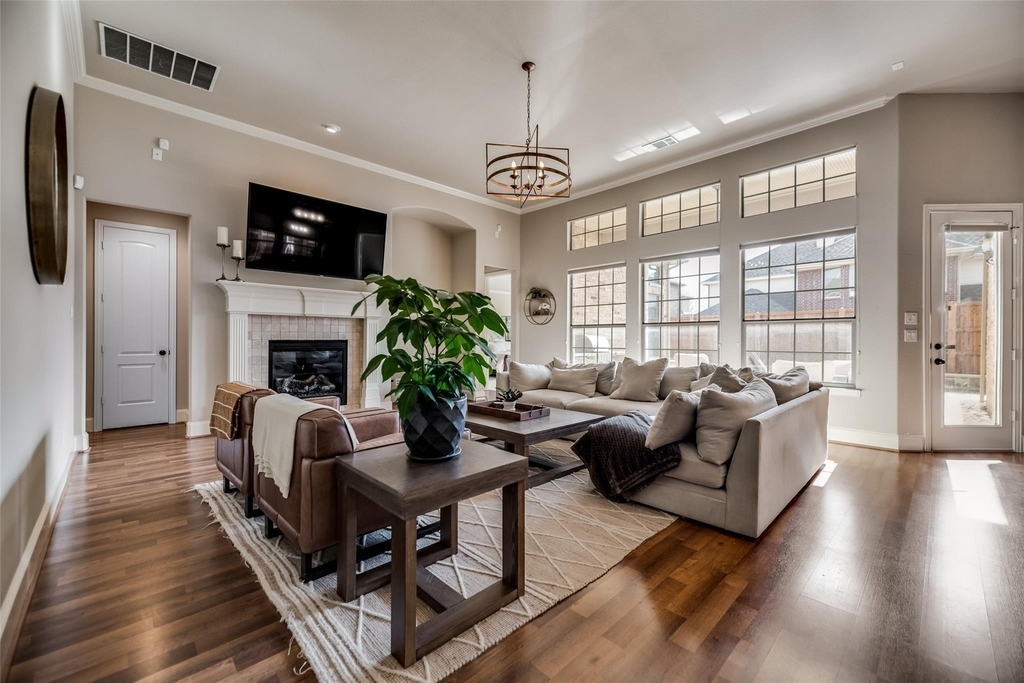 945 Pheasant Drive - Photo 4