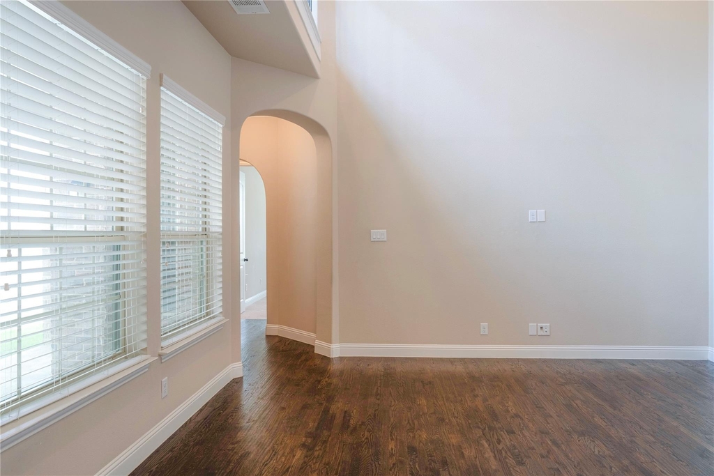 765 Huntingdon Street - Photo 4