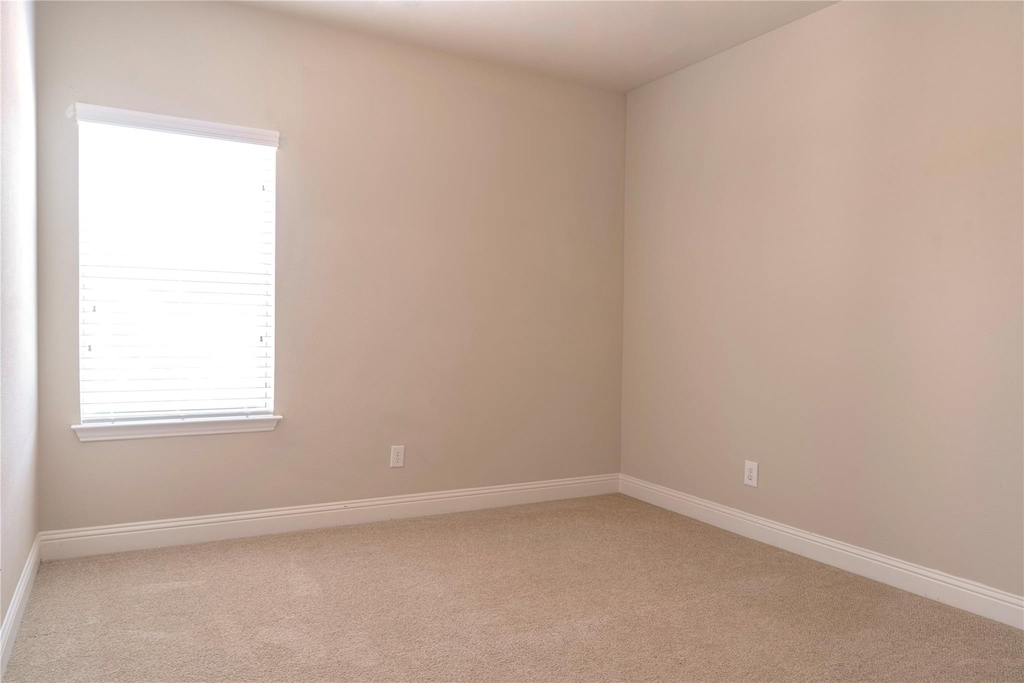 765 Huntingdon Street - Photo 17