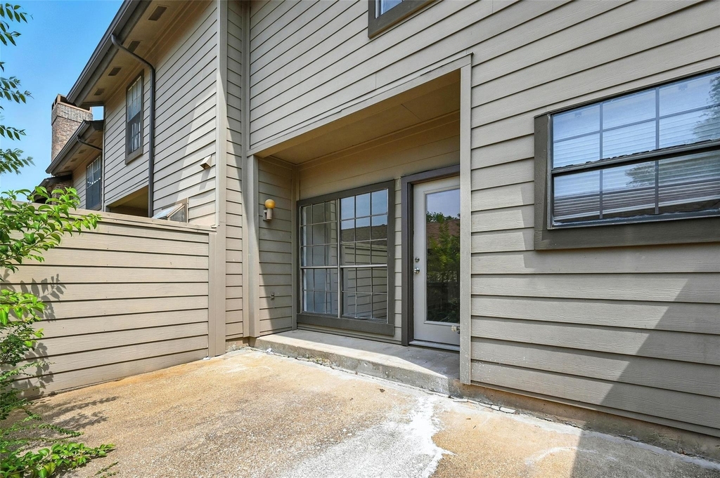 9910 Royal Lane - Photo 24