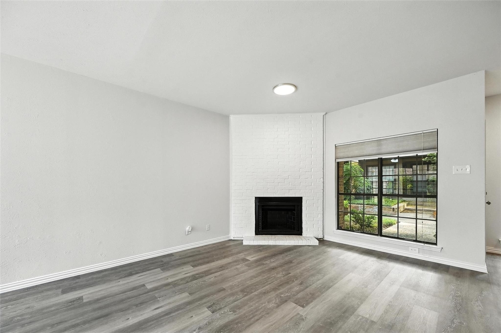 9910 Royal Lane - Photo 6