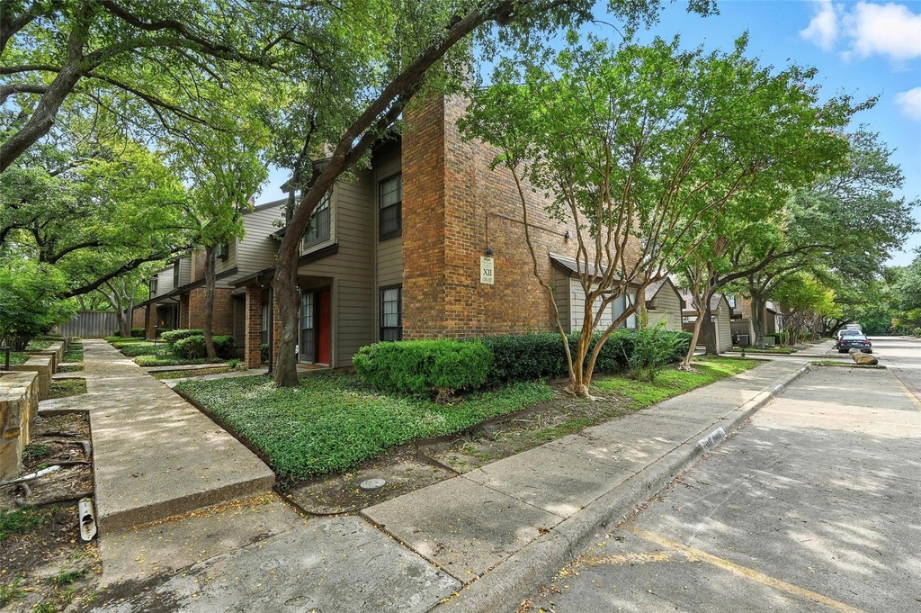 9910 Royal Lane - Photo 4
