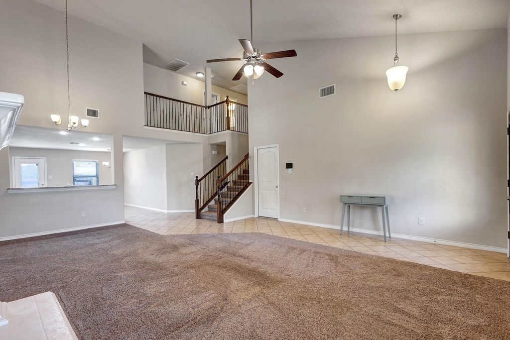 2000 Trinity Lane - Photo 3