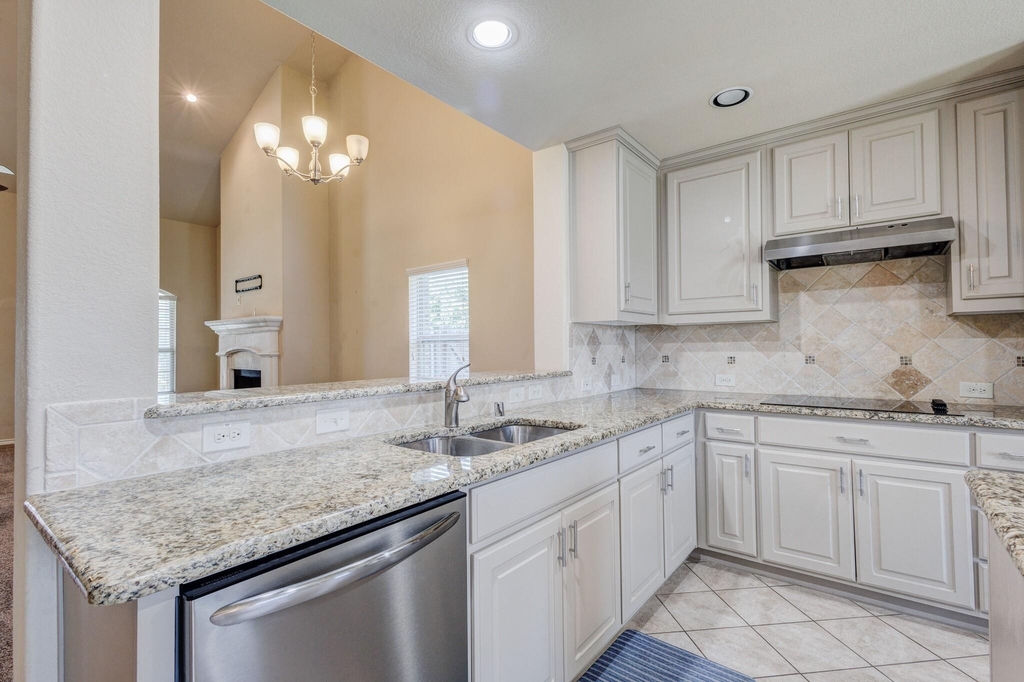 2000 Trinity Lane - Photo 11