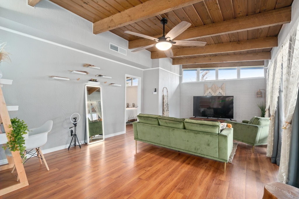1630 Priscilla Lane - Photo 5