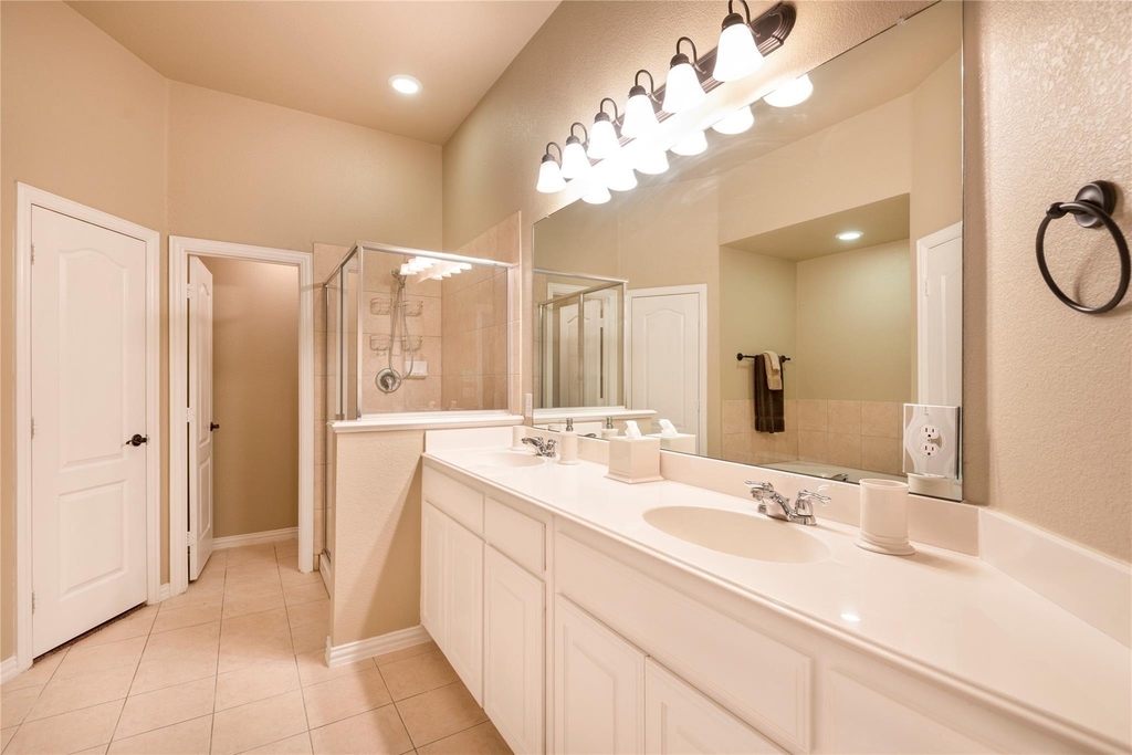 1010 Churchill Drive - Photo 14