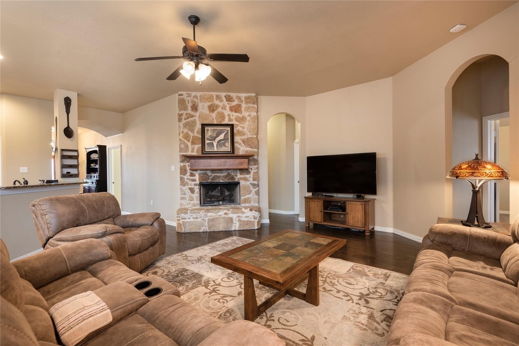 1010 Churchill Drive - Photo 9