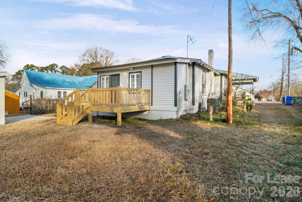 1703 Lowder Street - Photo 3