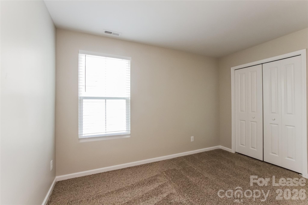 1639 Hooper Court - Photo 9