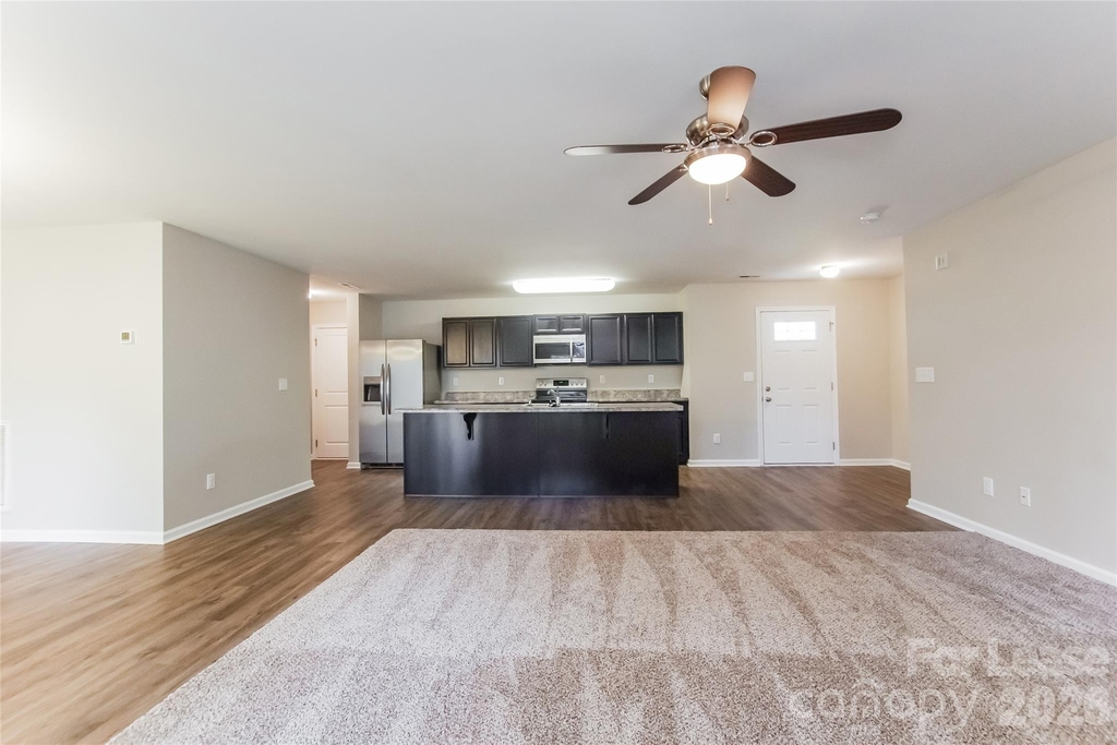 1639 Hooper Court - Photo 4
