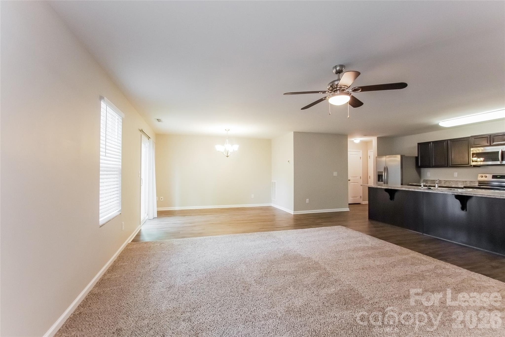 1639 Hooper Court - Photo 5