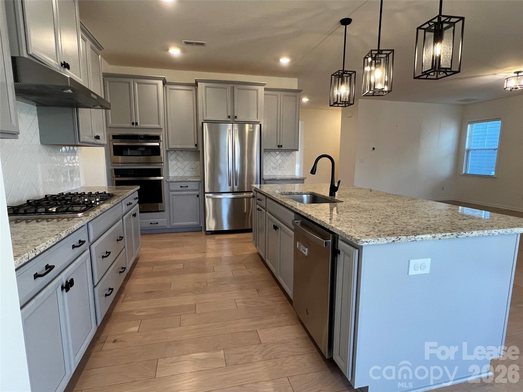 5016 Britannia Boulevard - Photo 8