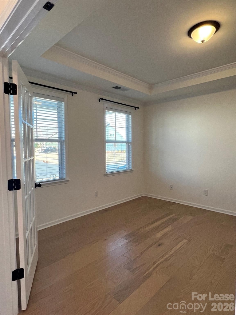 5016 Britannia Boulevard - Photo 2
