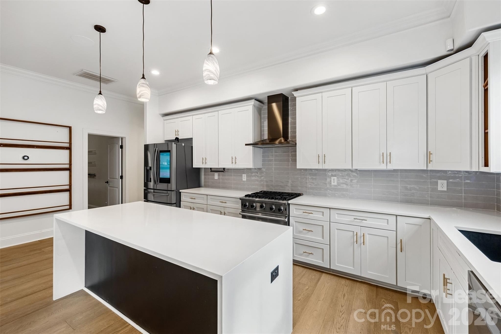 321 E Worthington Avenue - Photo 9