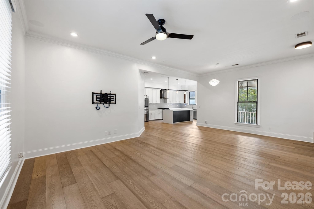 321 E Worthington Avenue - Photo 6