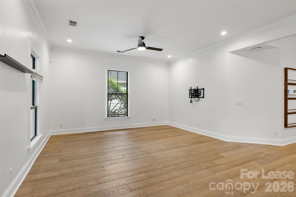 321 E Worthington Avenue - Photo 7
