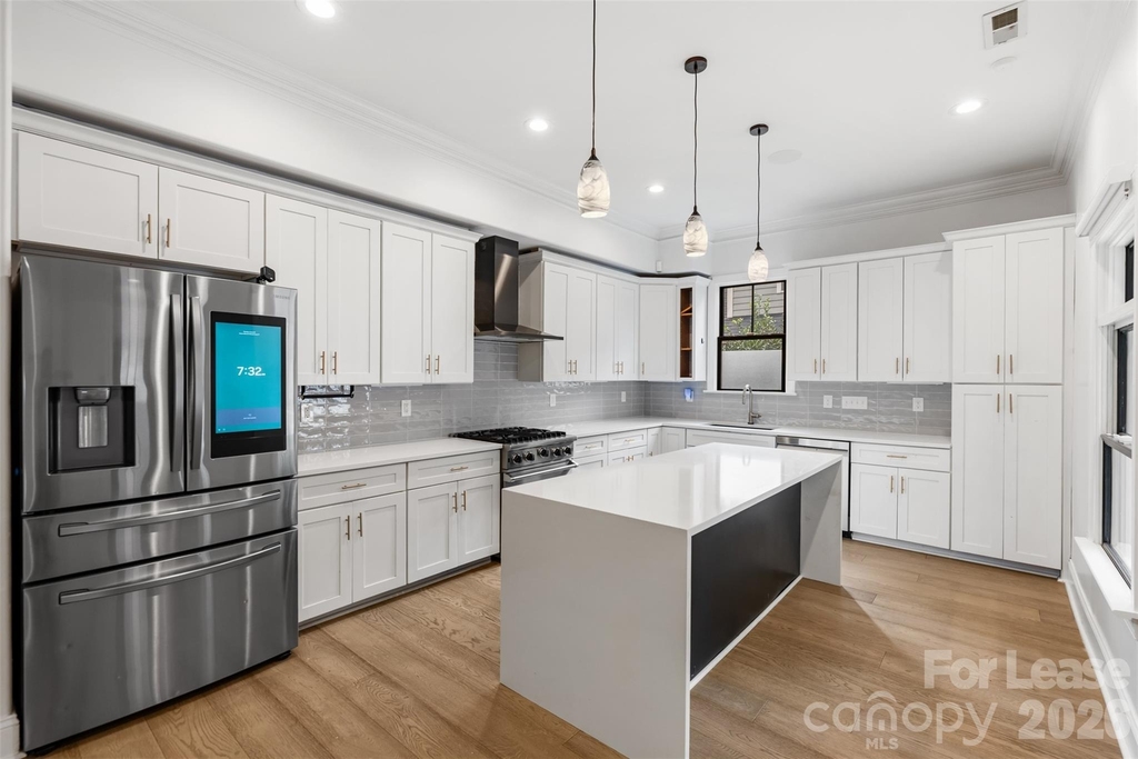 321 E Worthington Avenue - Photo 8