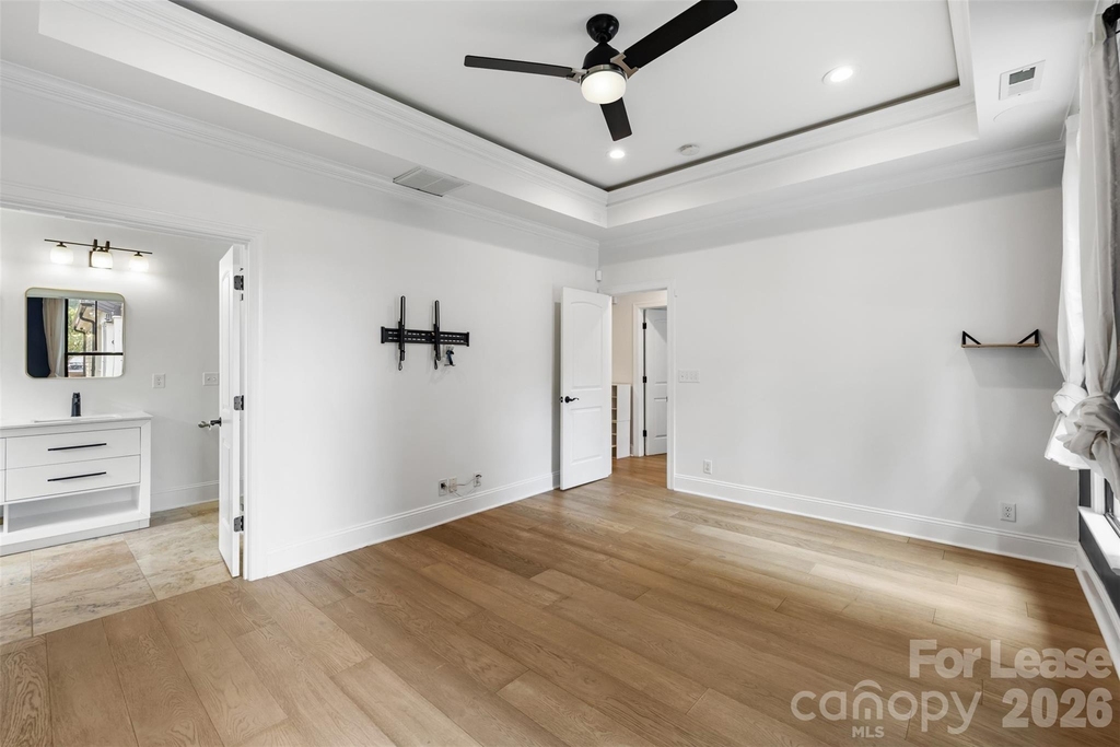 321 E Worthington Avenue - Photo 12