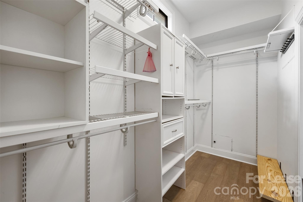 321 E Worthington Avenue - Photo 15
