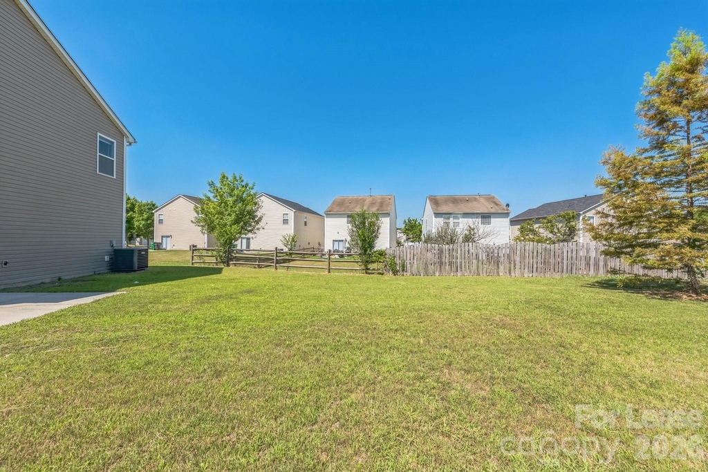 8605 Redding Glen Avenue - Photo 29