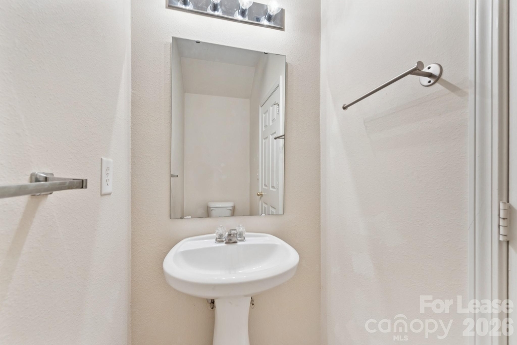 8605 Redding Glen Avenue - Photo 11