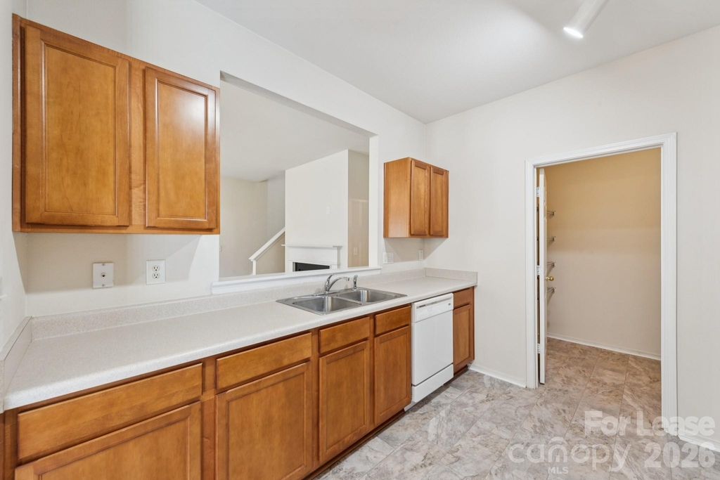 8605 Redding Glen Avenue - Photo 7