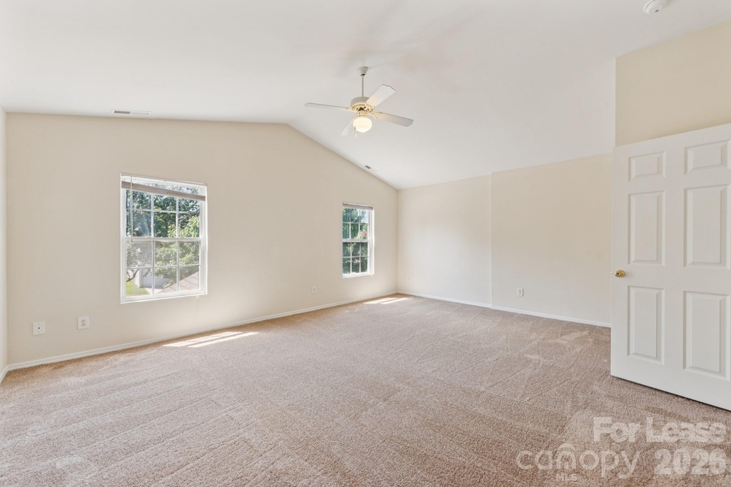 8605 Redding Glen Avenue - Photo 18