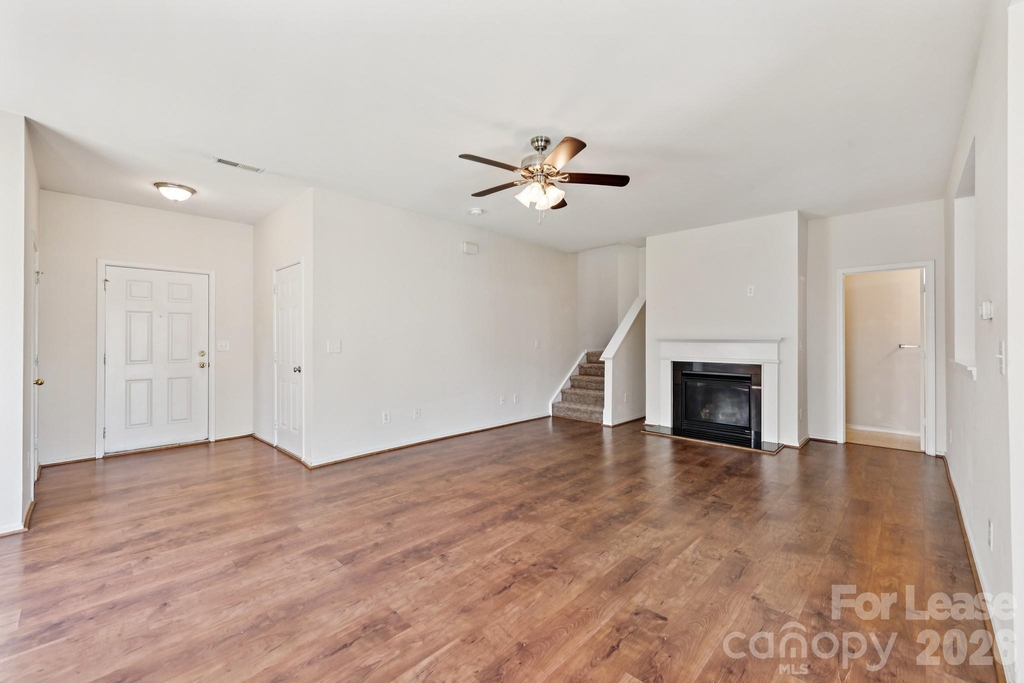 8605 Redding Glen Avenue - Photo 5