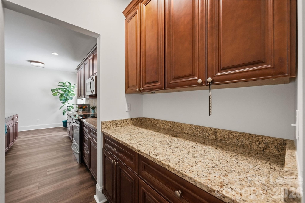 20264 Harroway Drive - Photo 15