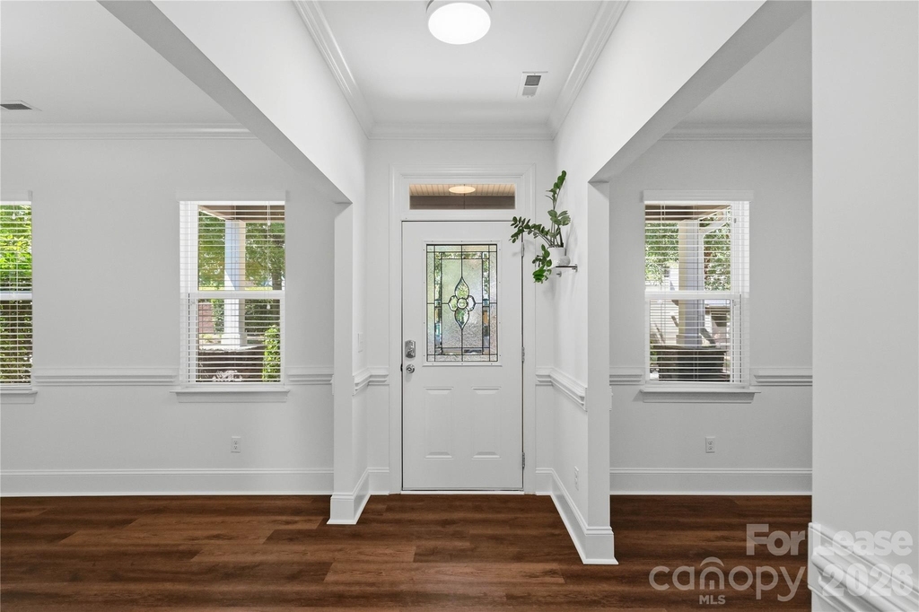 20264 Harroway Drive - Photo 4
