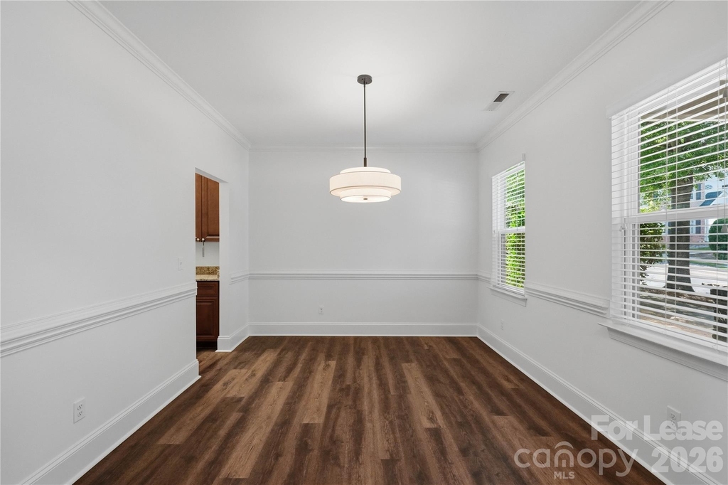 20264 Harroway Drive - Photo 6