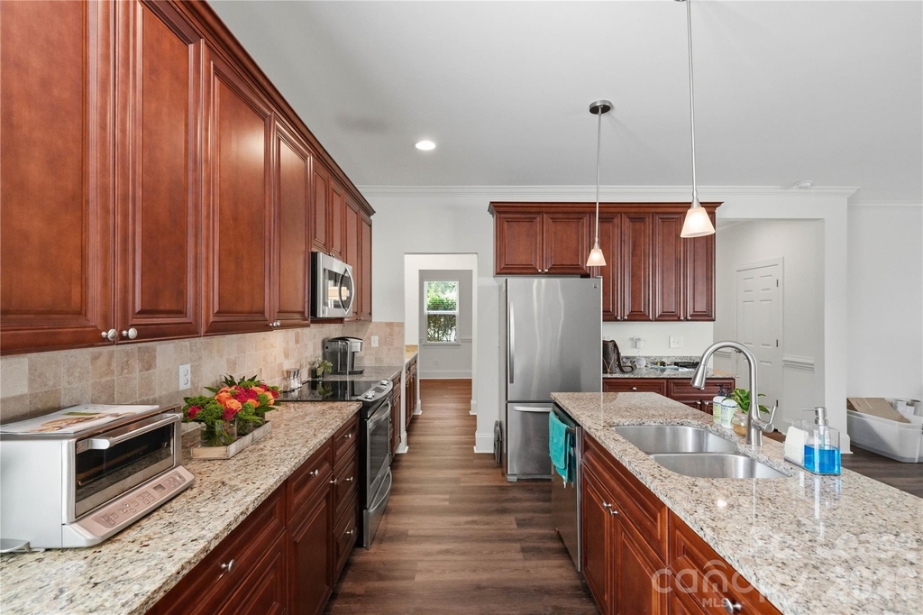 20264 Harroway Drive - Photo 12