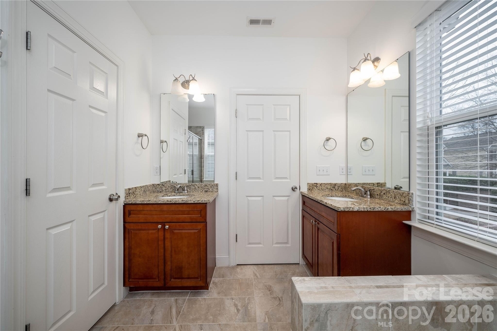 20264 Harroway Drive - Photo 28
