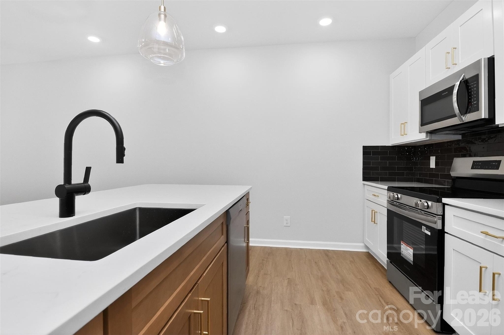 333 N Hoskins Road - Photo 6